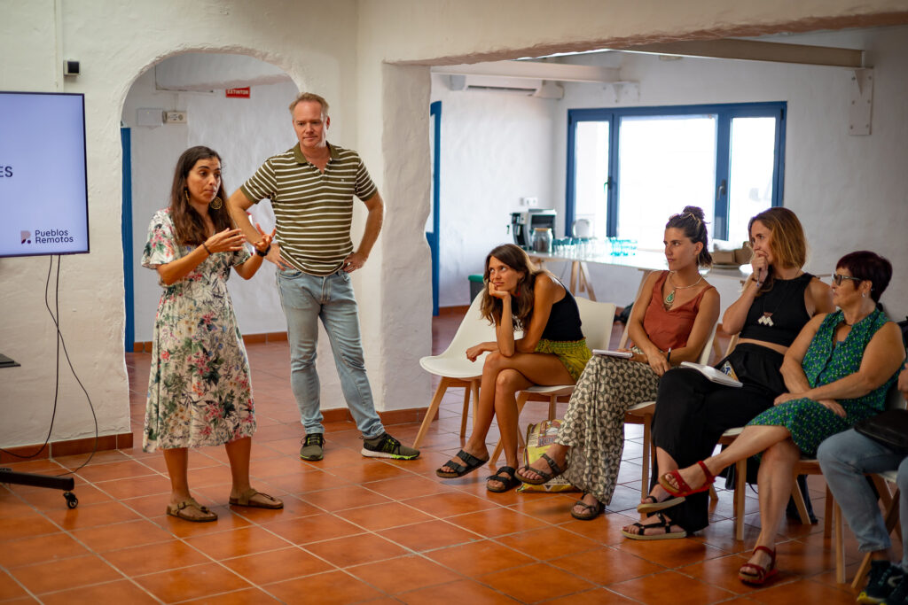 ELSA RODRIGUEZ PUEBLOS REMOTOS